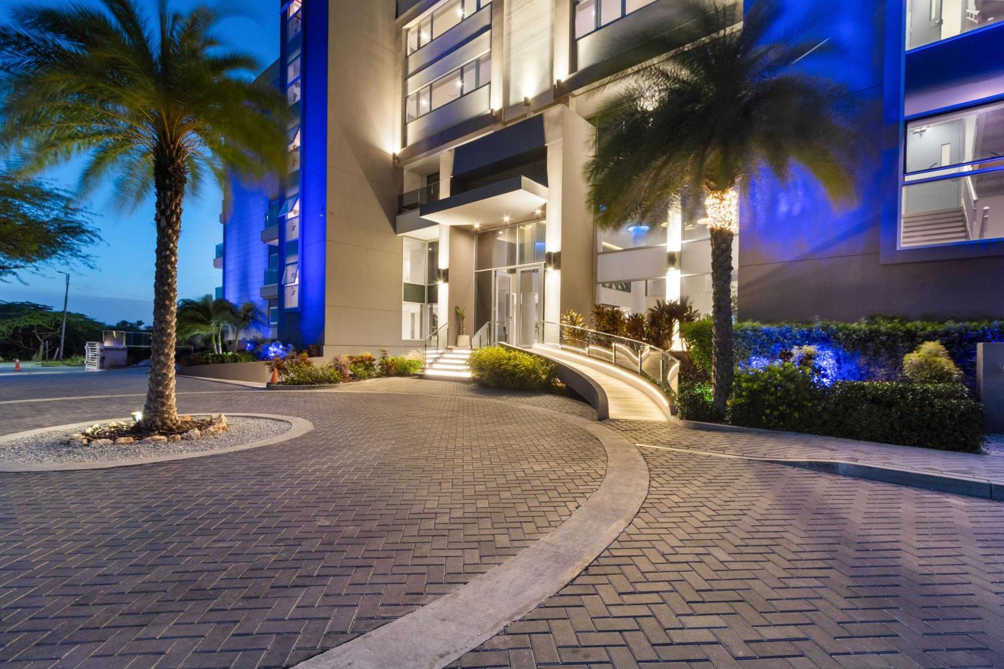 O Condominium Beachfront Residences, By Bocobay Aruba Palm Beach Luaran gambar