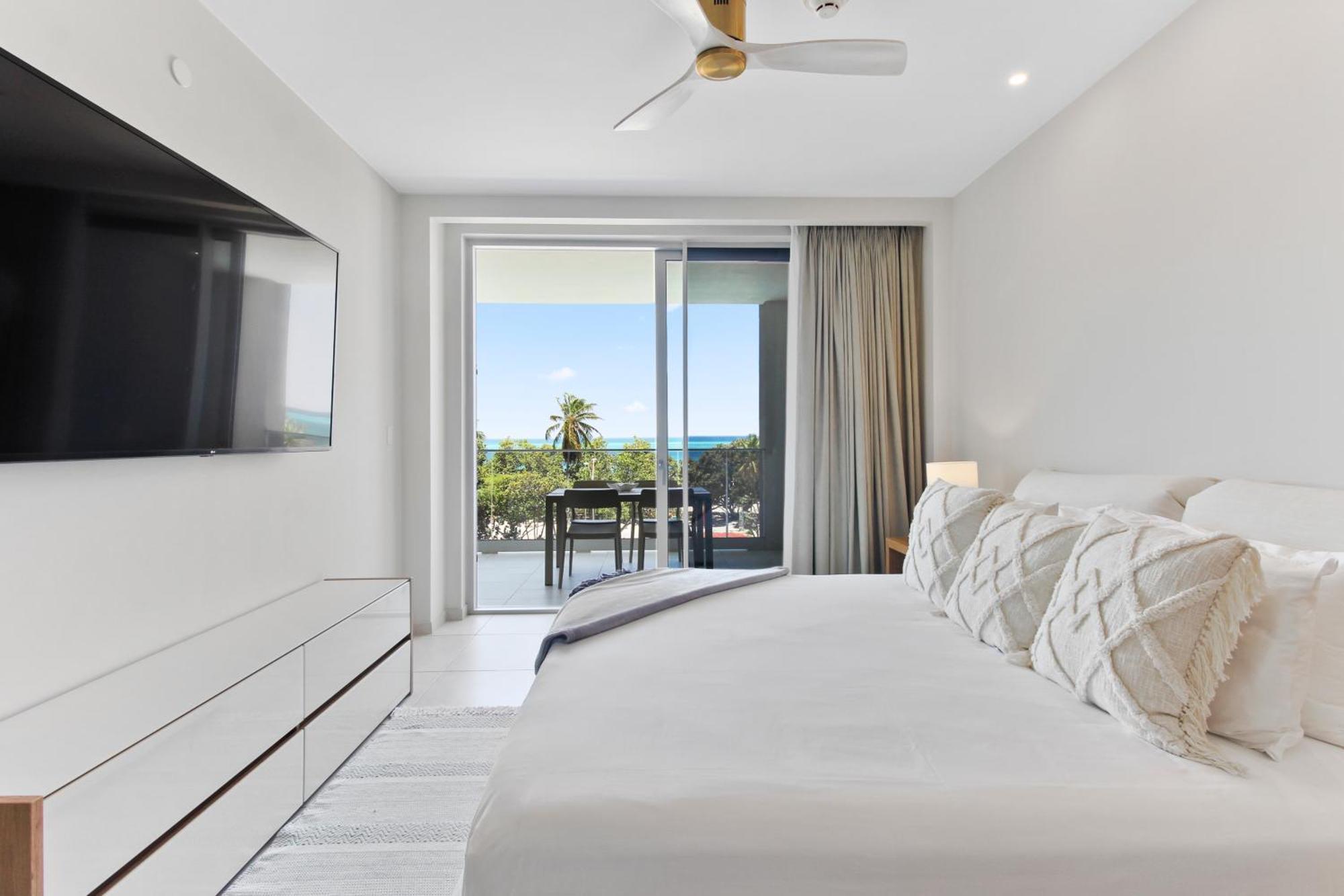 O Condominium Beachfront Residences, By Bocobay Aruba Palm Beach Luaran gambar