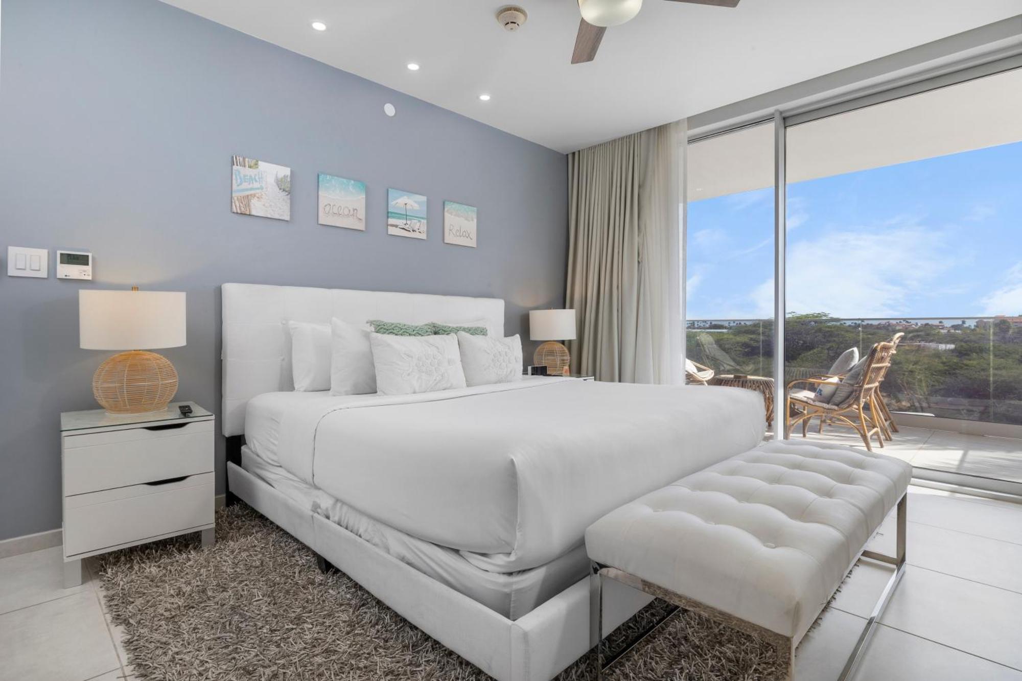 O Condominium Beachfront Residences, By Bocobay Aruba Palm Beach Bilik gambar